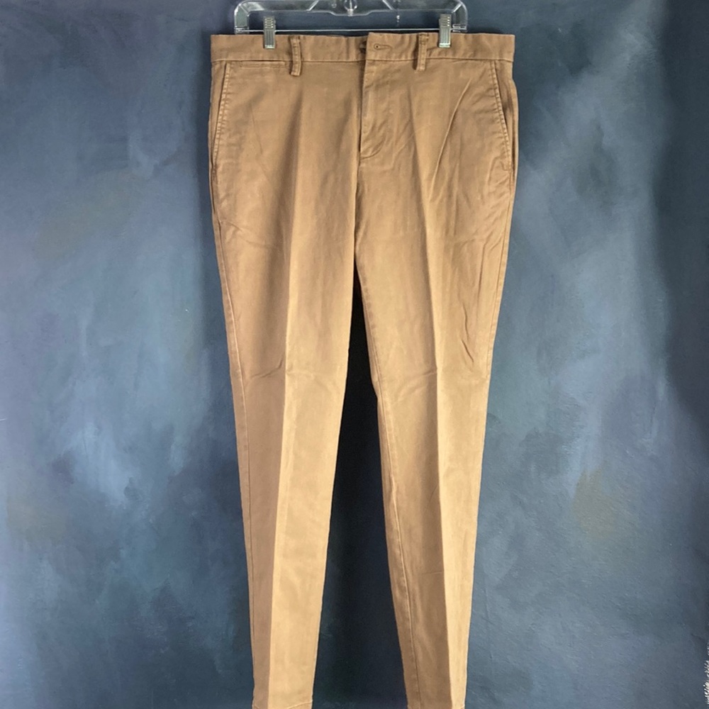 Old Navy ultimate straight built in-flex khakis